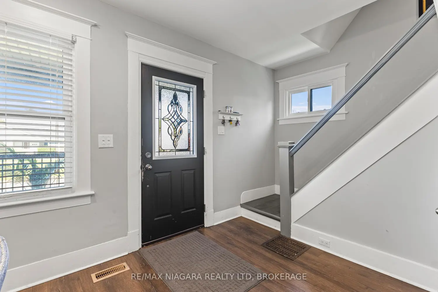 239 Bowen Road photo 5