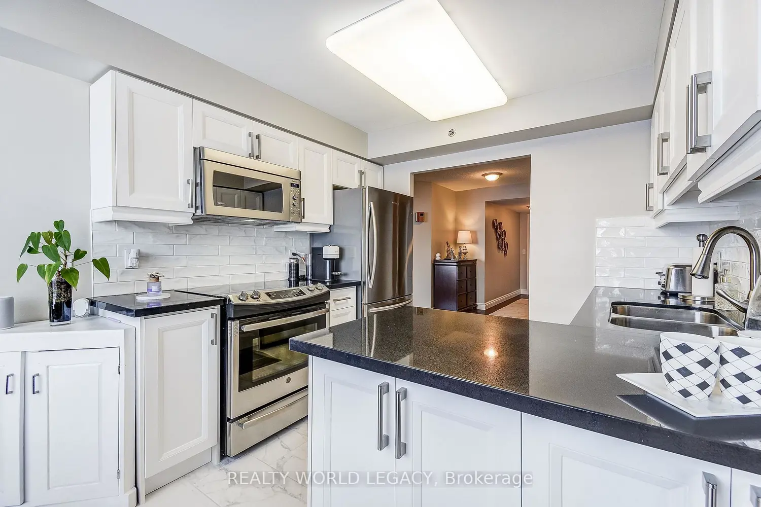 Additional image 5 of 100 Burloak Drive 1301