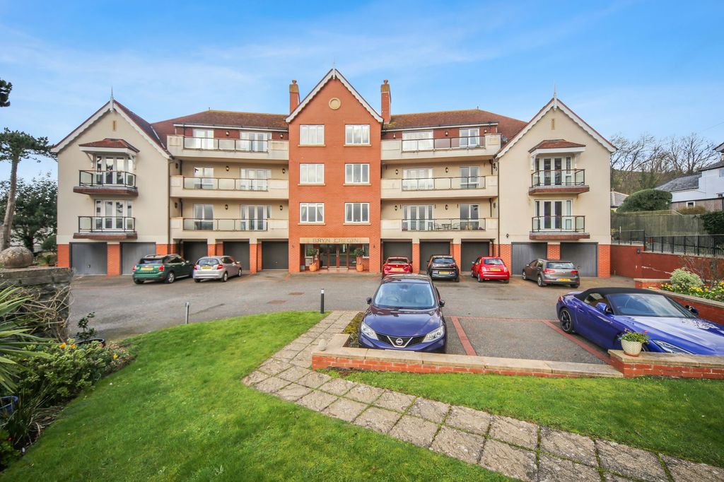 2 bed flat for saleTy Mawr Road, Deganwy LL31