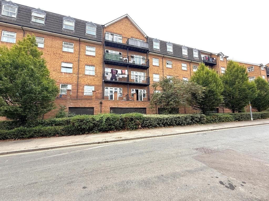2 bed flat for saleHolly Street, South Luton, Luton, Bedfordshire LU1
