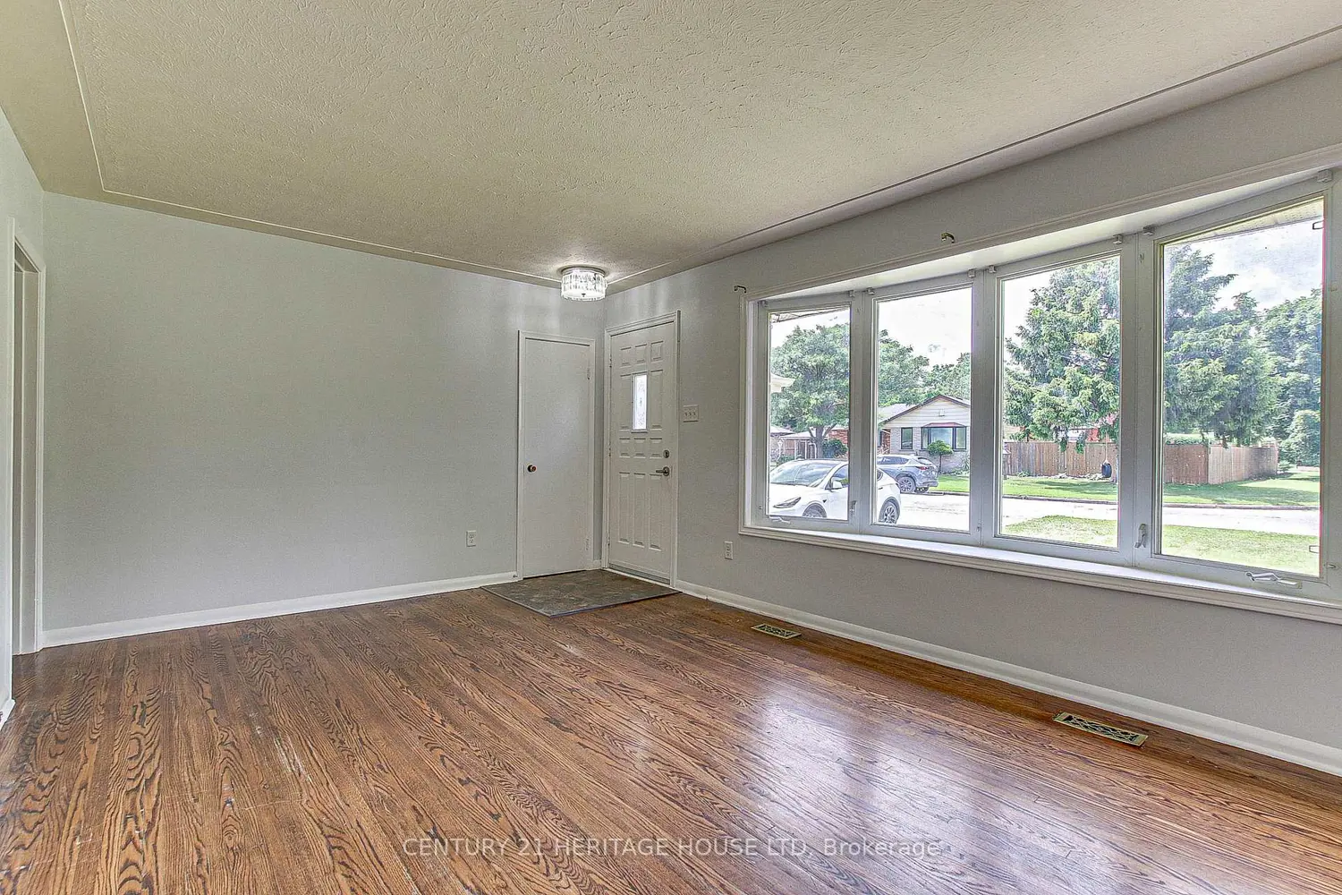 10 Cornerbrook Avenue photo 5