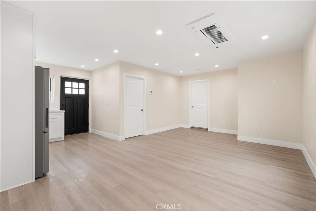 Additional image 9 of 19949 Lassen Street, Chatsworth, CA 91311