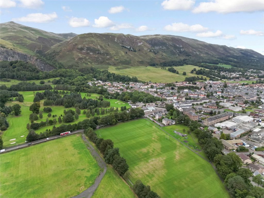 Additional image 2 of 6 bed detached house for salePark Avenue, Tillicoultry, Clackmannanshire FK13