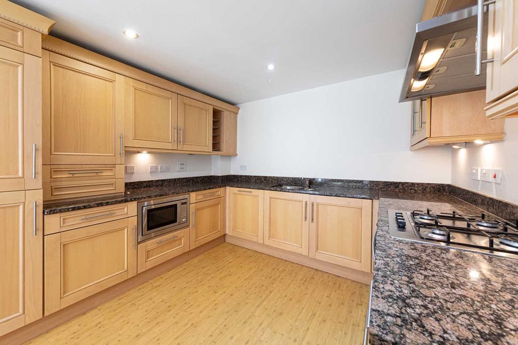 Additional image 6 of 3 bed flat for sale4 Adderstone Court, Adderstone Crescent, Jesmond, Newcastle Upon Tyne, Tyne And Wear NE2