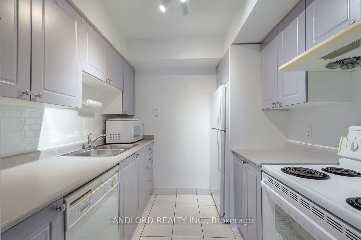 801-256 Doris Avenue, Toronto, ON, M2N 6X8