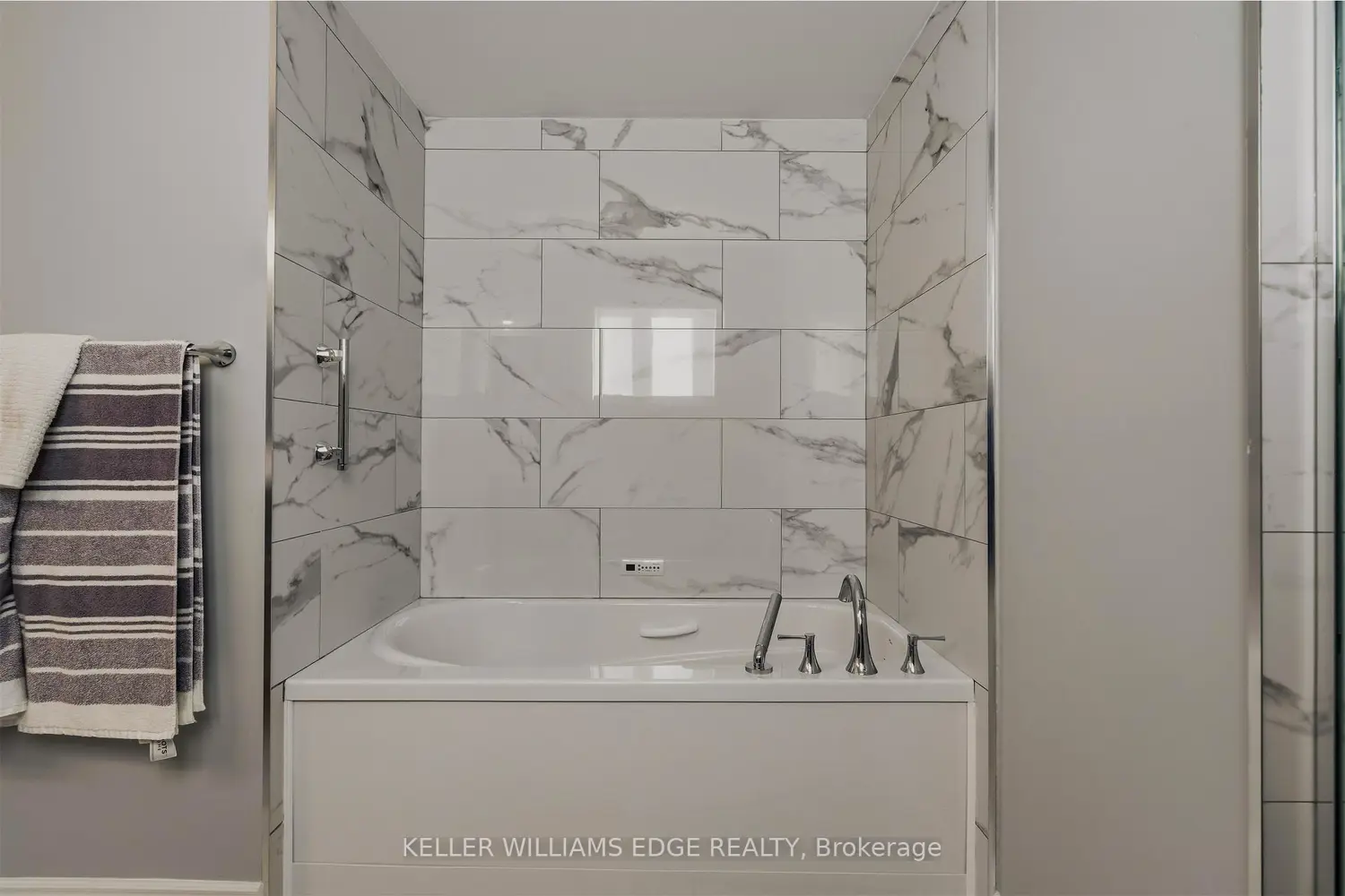 Additional image 13 of 5255 Lakeshore Road 20