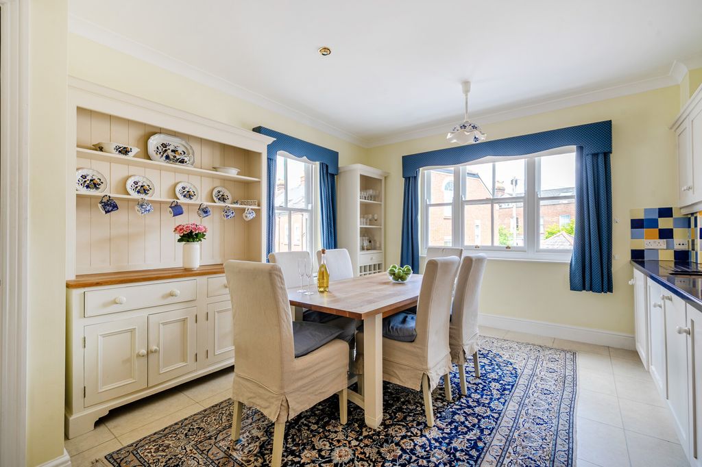 Additional image 6 of 3 bed flat for saleHarcourt Manor, Salisbury SP2