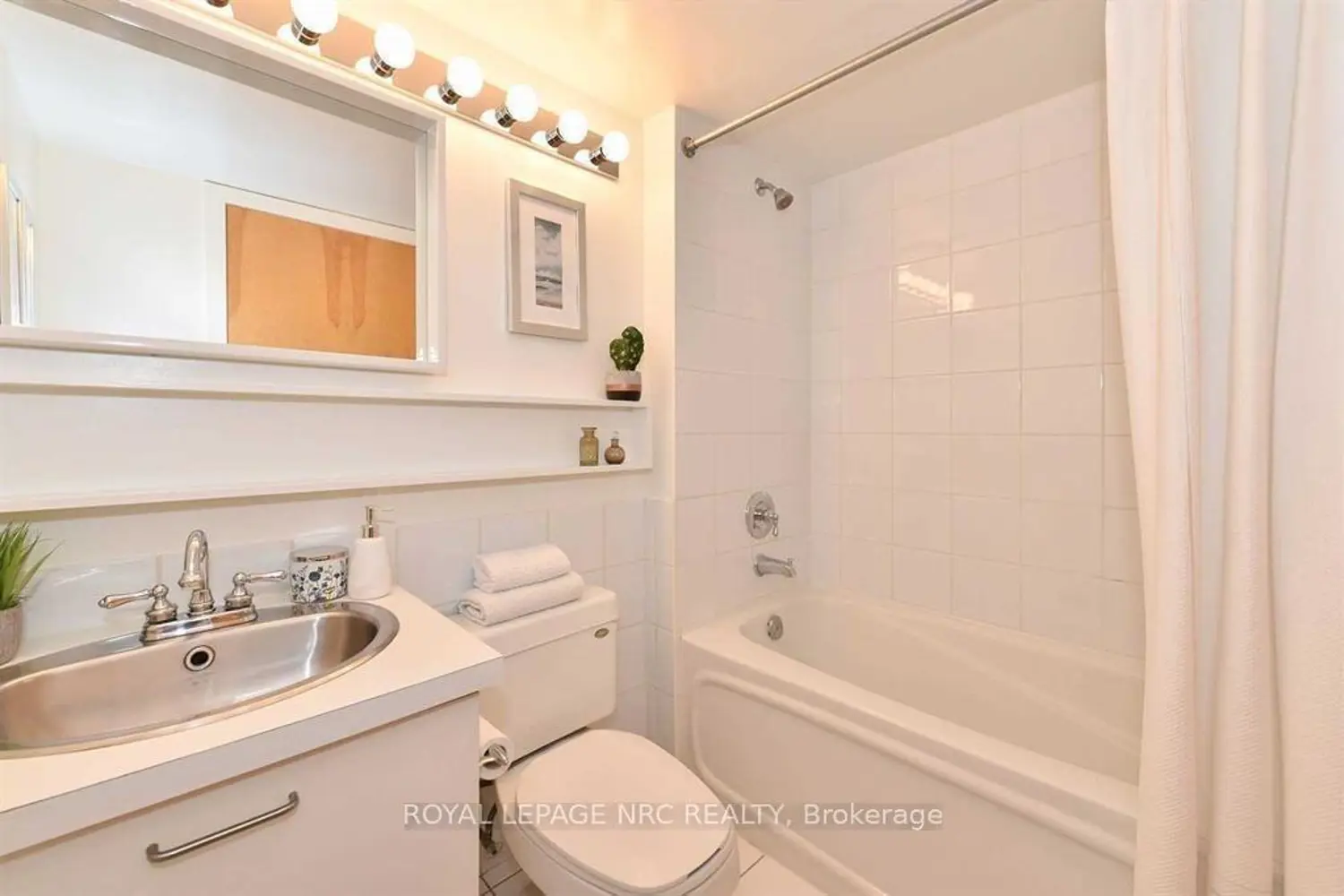 Additional image 10 of 255 Richmond Street 1211