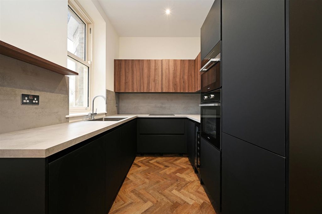 Additional image 6 of 2 bed flat for saleRutland Park, Botanical Gardens, Sheffield S10