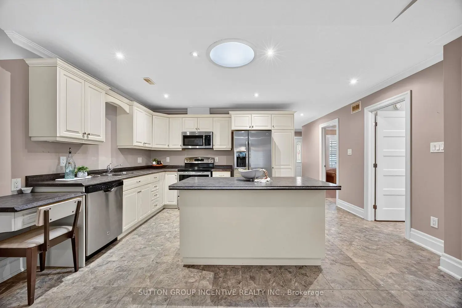 53 Clover Crescent