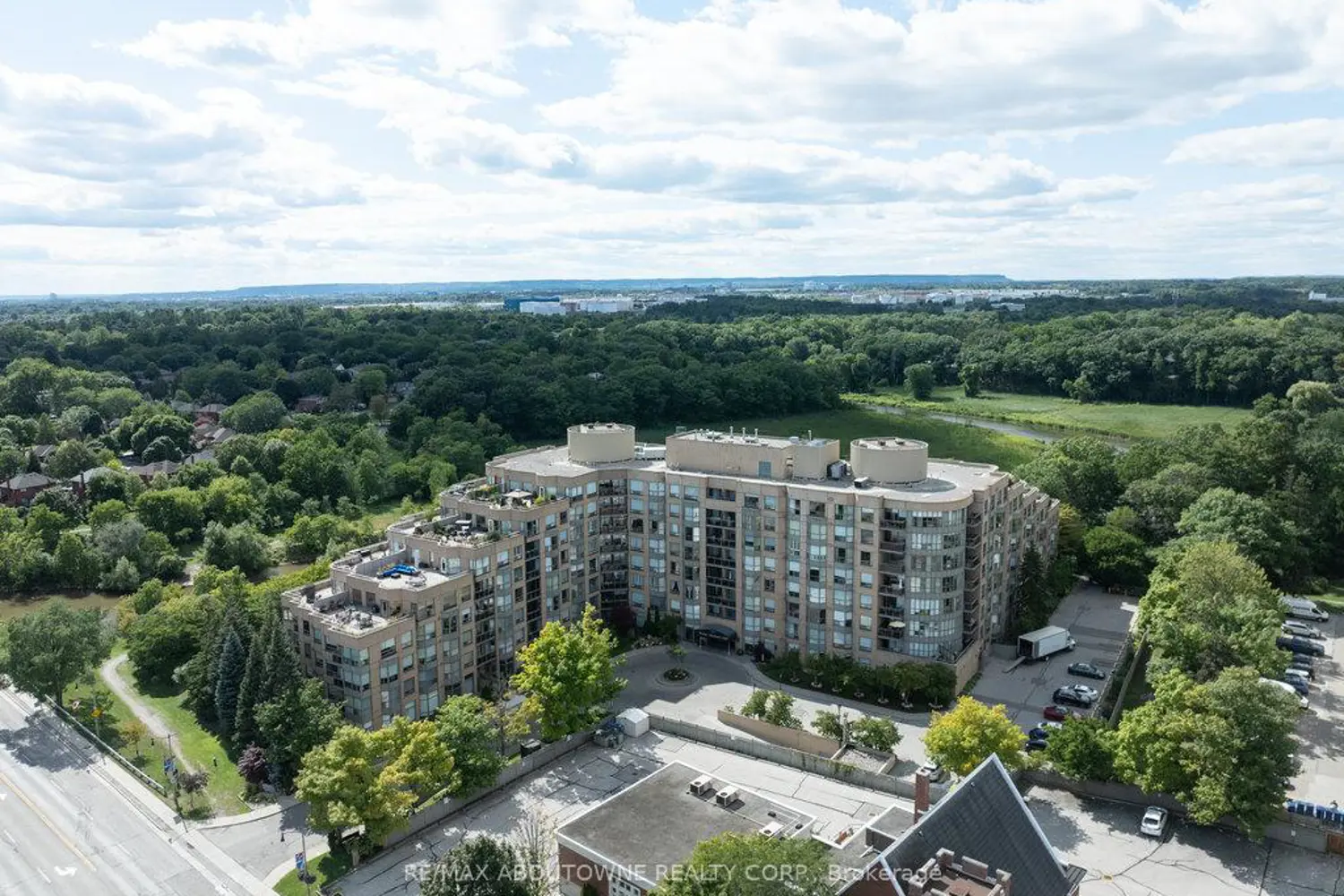 2511 Lakeshore Road 801
