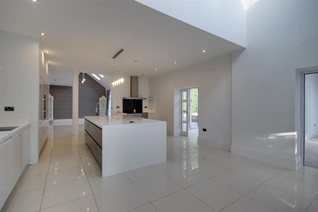 Additional image 2 of 4 bed detached house for salePark Lane, Swanland HU14
