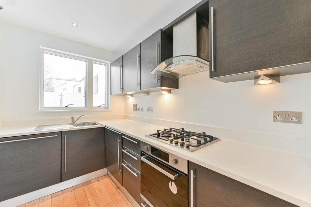 Additional image 4 of 2 Bed Semi-Detached House, Gerards Place, SW4, N1 7GU