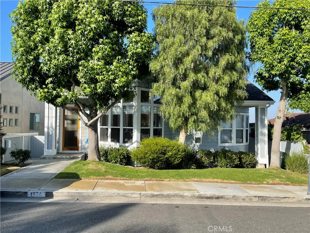 1536 Silver St, Hermosa Beach, CA 90254
