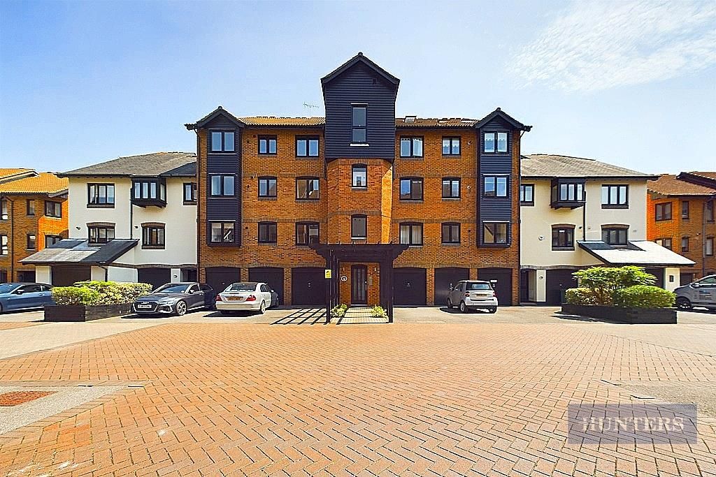 Additional image 3 of 2 bed flat for saleMoorhead Court, Ocean Village SO14