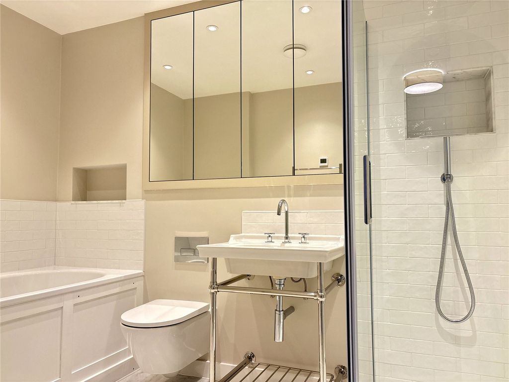 Additional image 5 of 2 bed flat for saleSt Peters Mews. The Parade, Marlborough, Wiltshire SN8