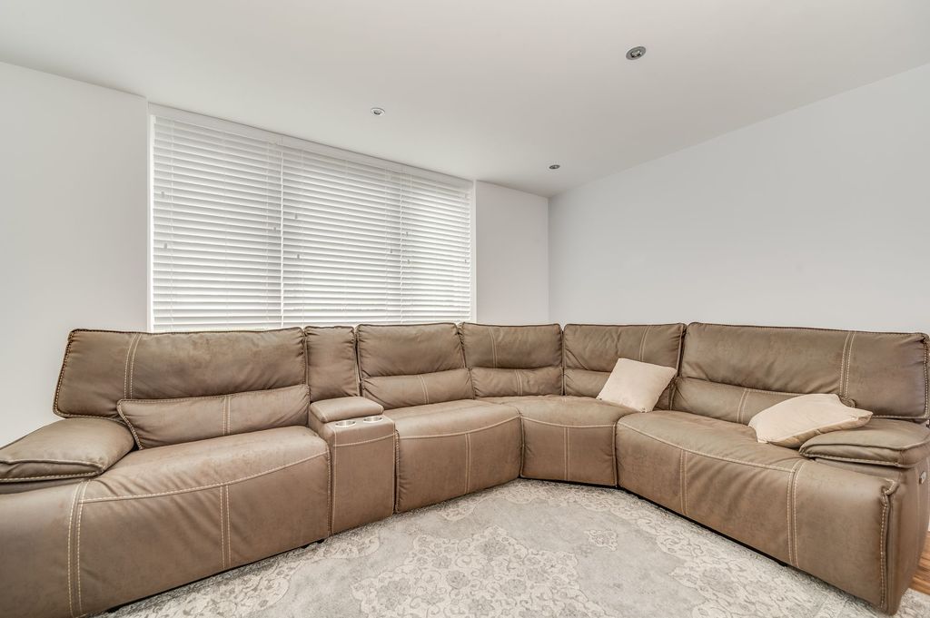 Additional image 7 of 2 bed maisonette for saleGervase Avenue, Sheffield S8