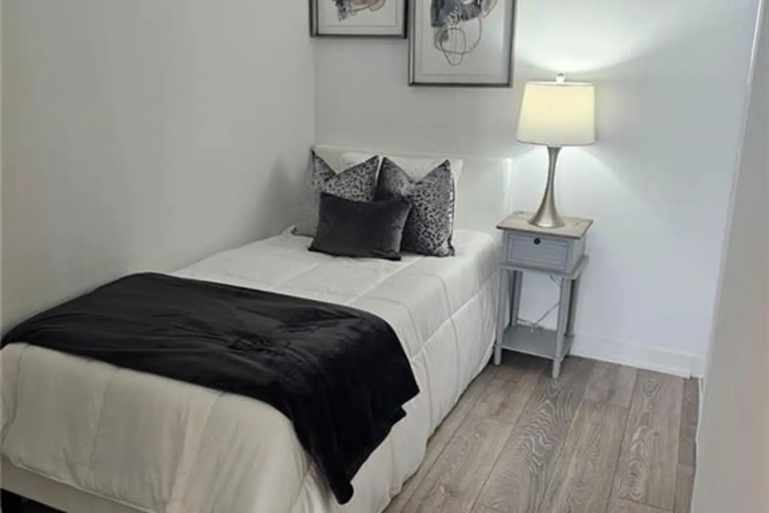 Additional image 4 of 3200 Dakota Common B1010