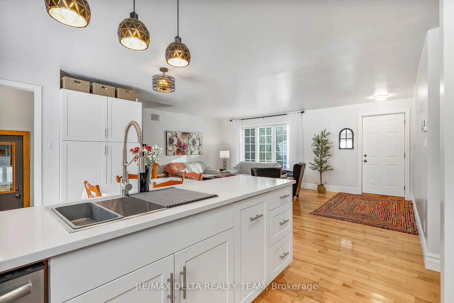 Additional image 3 of 261 Agathe Street