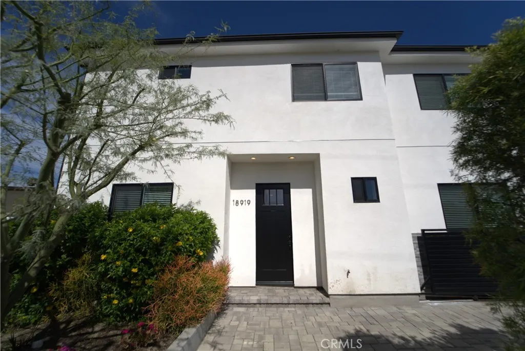 Additional image 2 of 18919 Gault Street, Reseda, CA 91335