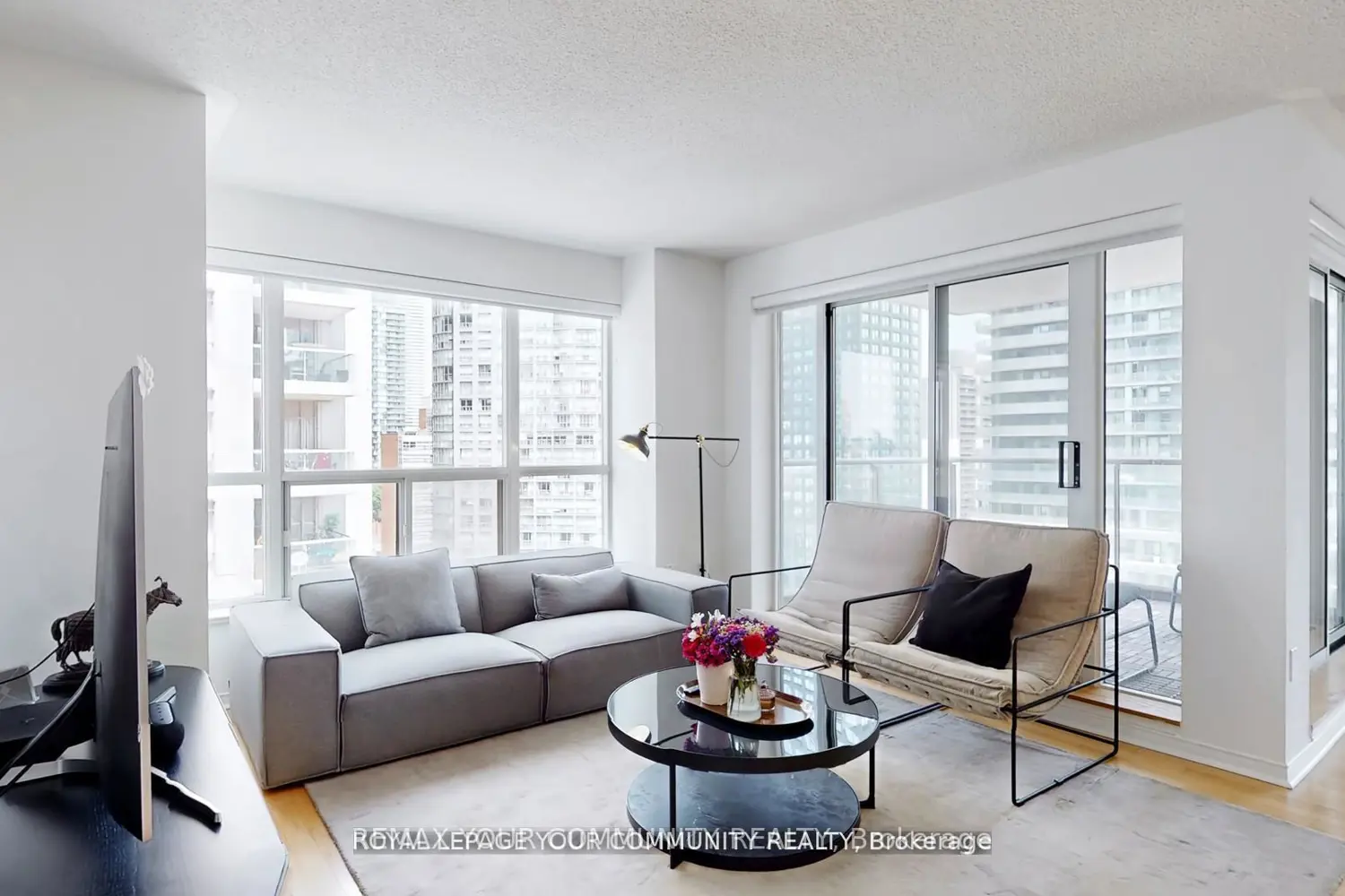 Additional image 5 of 909 Bay Street 1609