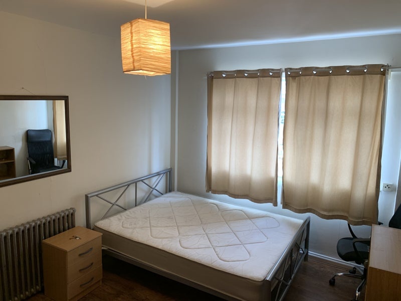 Room in a Shared Flat, West Kensington Court, W14, N1 7GU