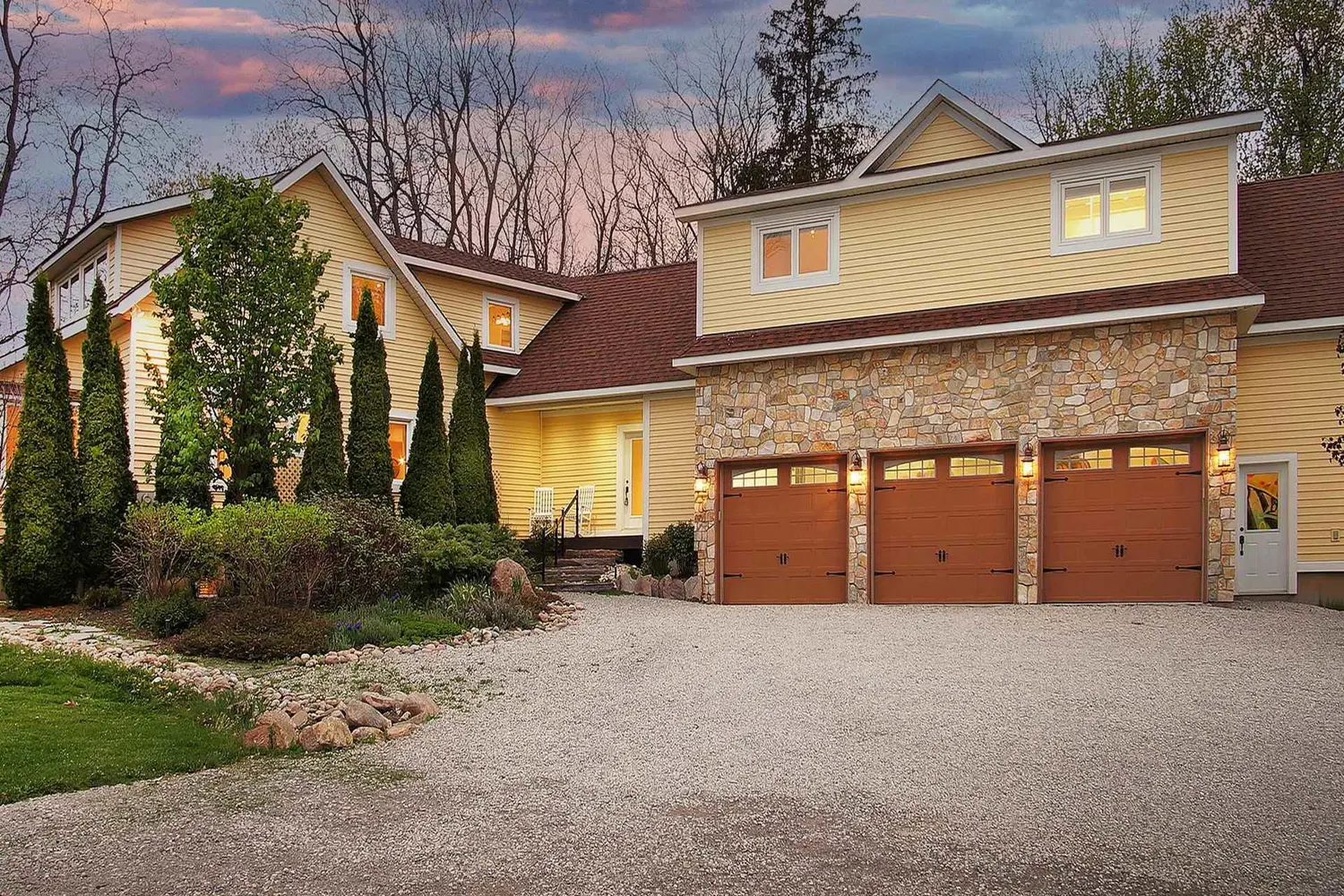 8 Macleod Estate Court photo 3