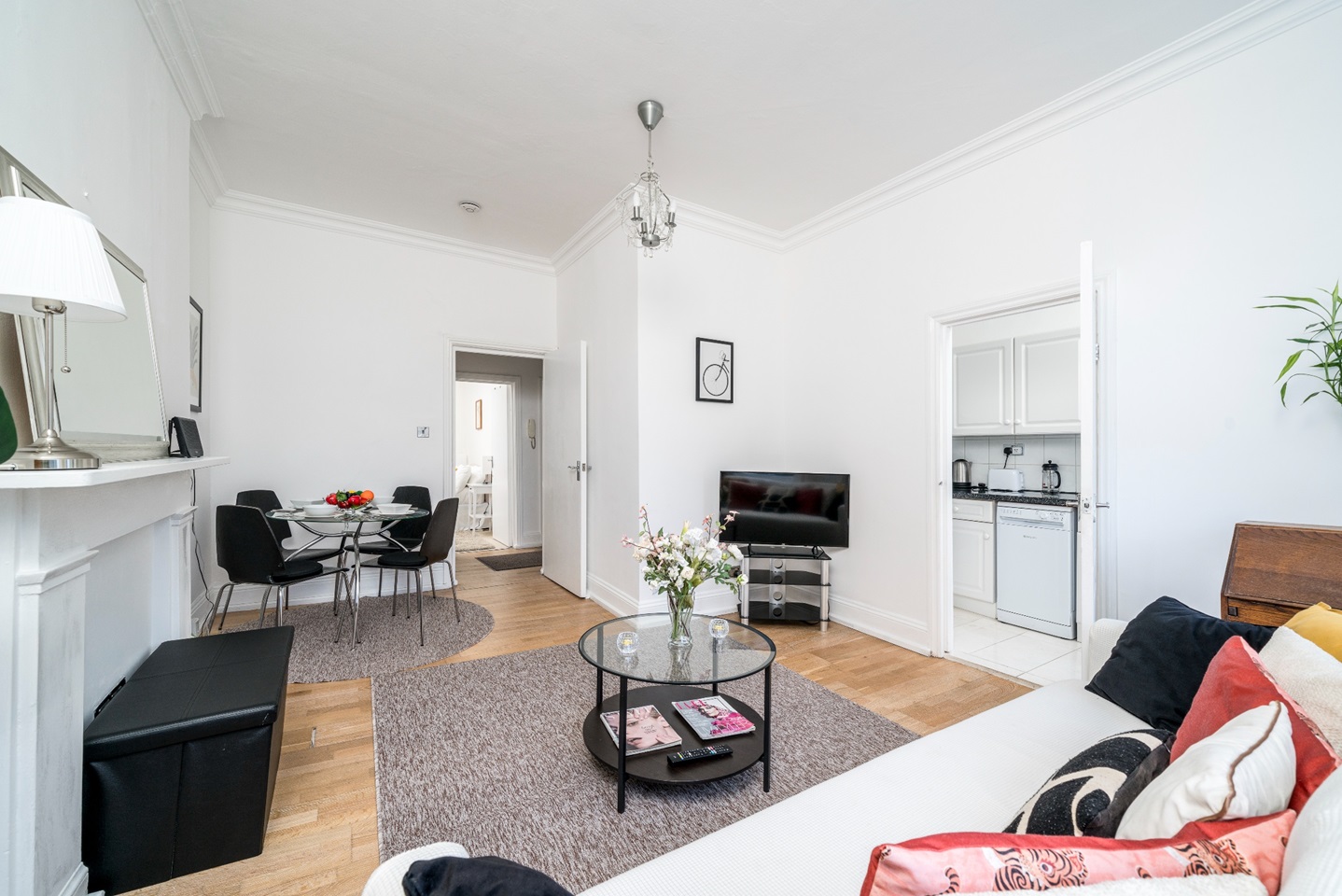 Additional image 4 of 2 Bed Flat, Warwick Road, SW5, N1 7GU