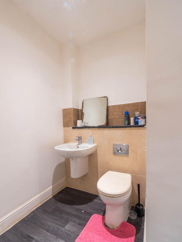 Additional image 3 of Room in a Shared House, Commercial Road, E1, N1 7GU