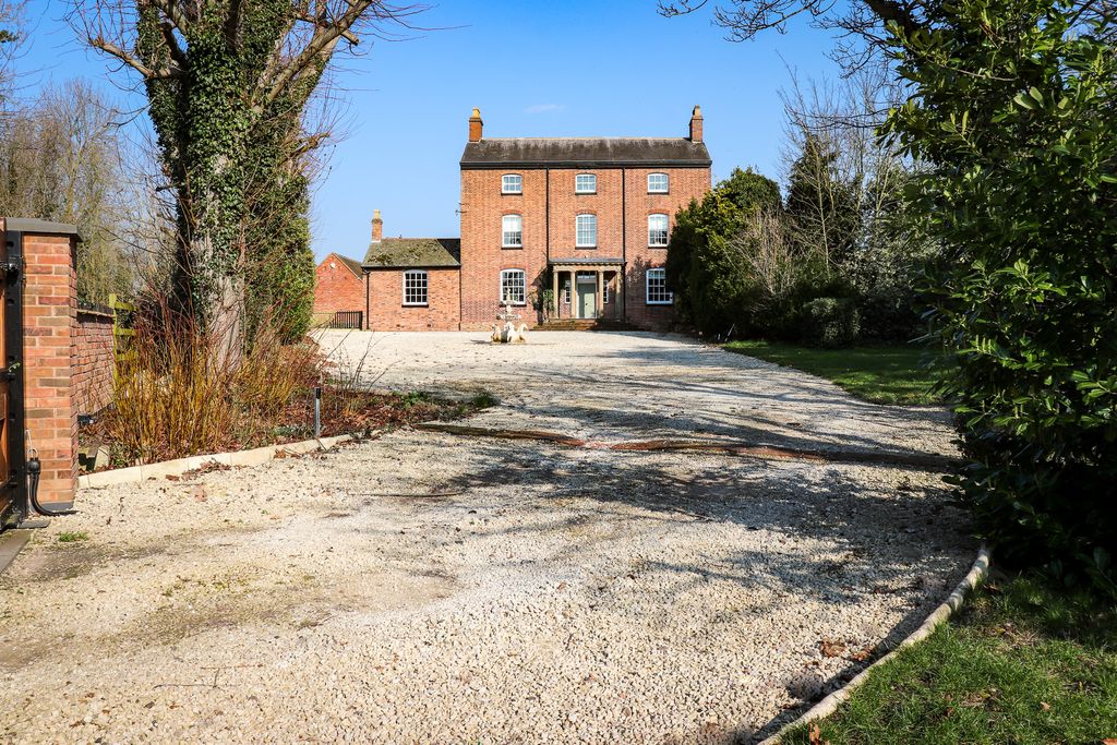 Additional image 40 of 7 bed farmhouse for saleElford Road, Tamworth B79