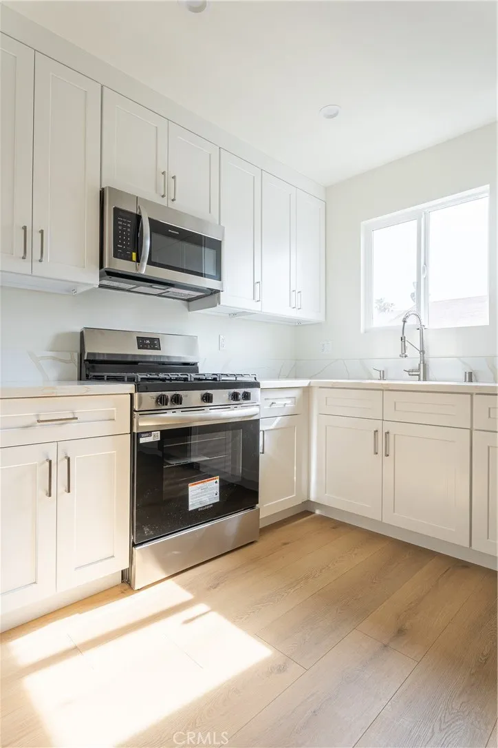 Additional image 45 of 1065 E Spazier Ave Unit 202, Burbank, CA 91502