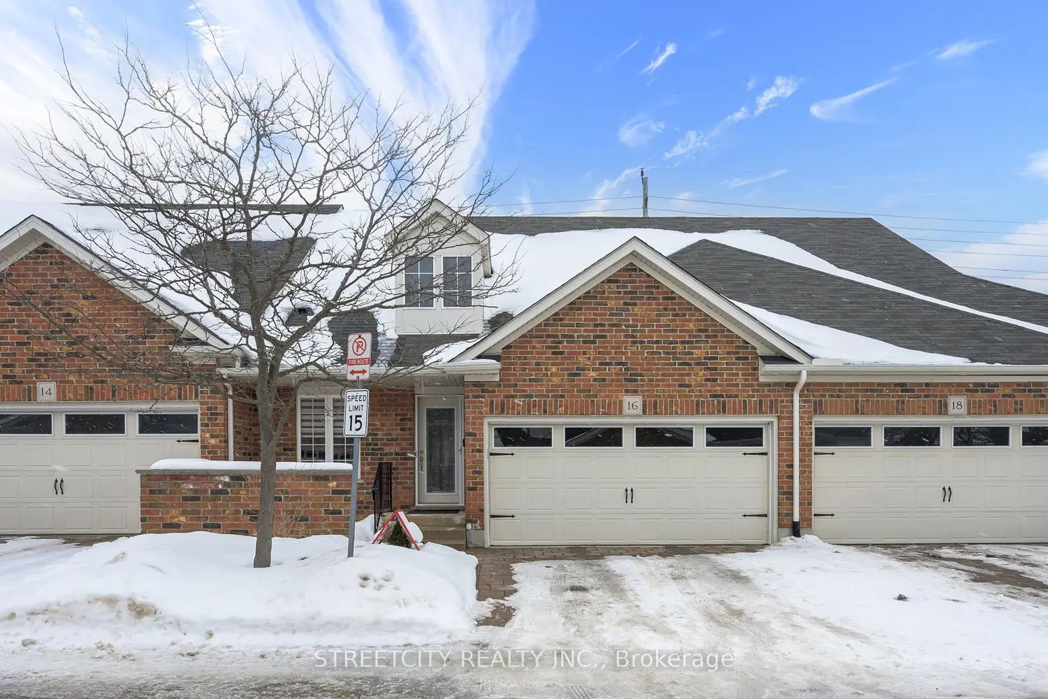 464 Commissioners Road 16 photo 4