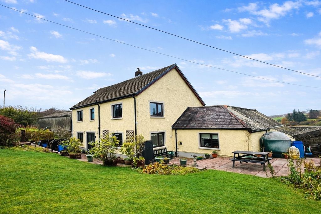 5 bed detached house for saleCwmann, Lampeter SA48 photo 2