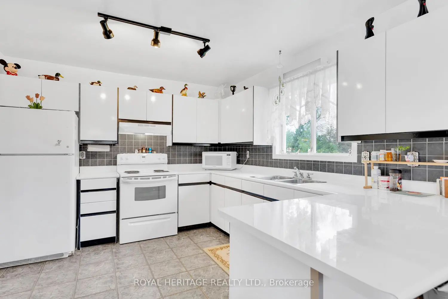 Additional image 5 of 1321C Airport Parkway