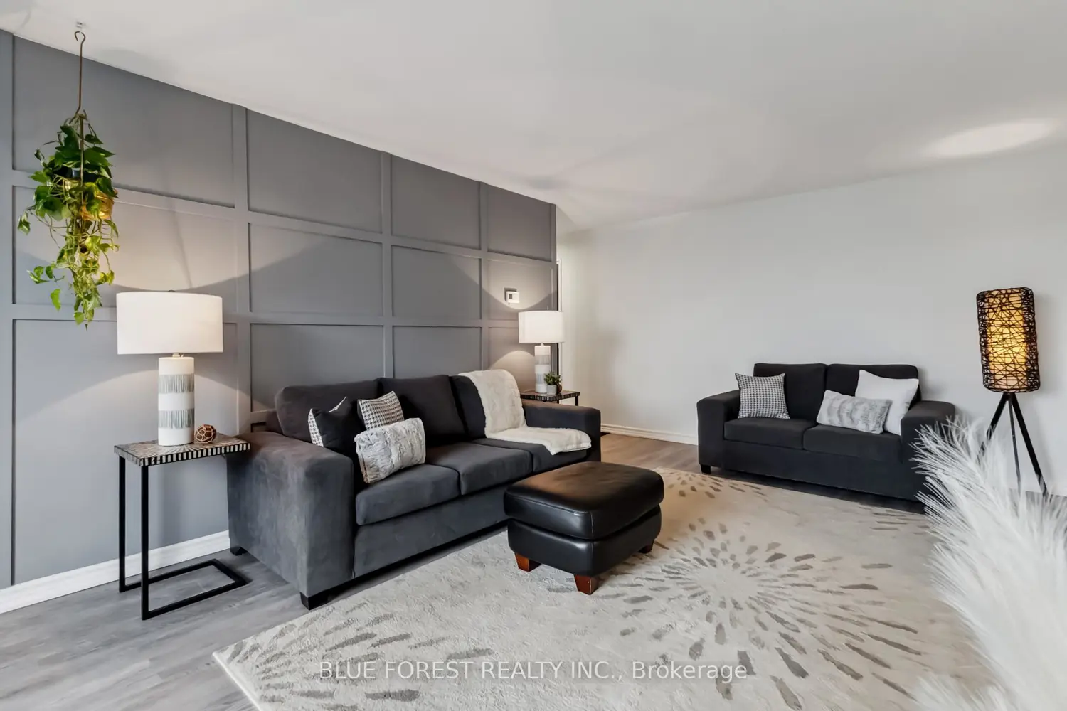 1100 Jalna Boulevard 501 photo 5