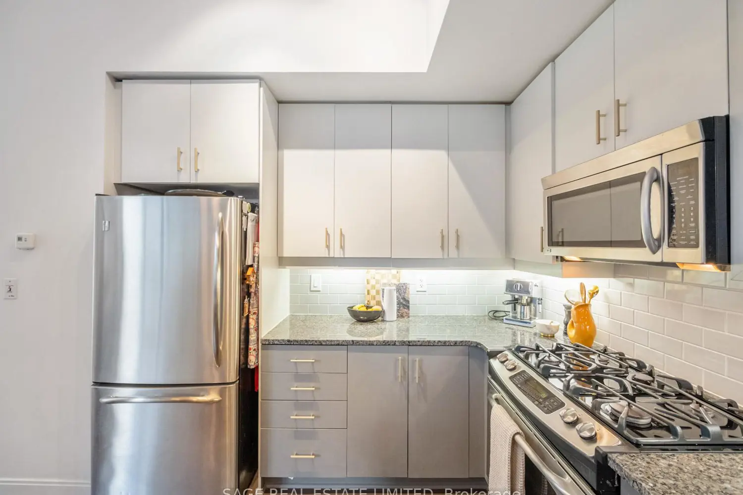 Additional image 6 of 21 Scollard Street 608
