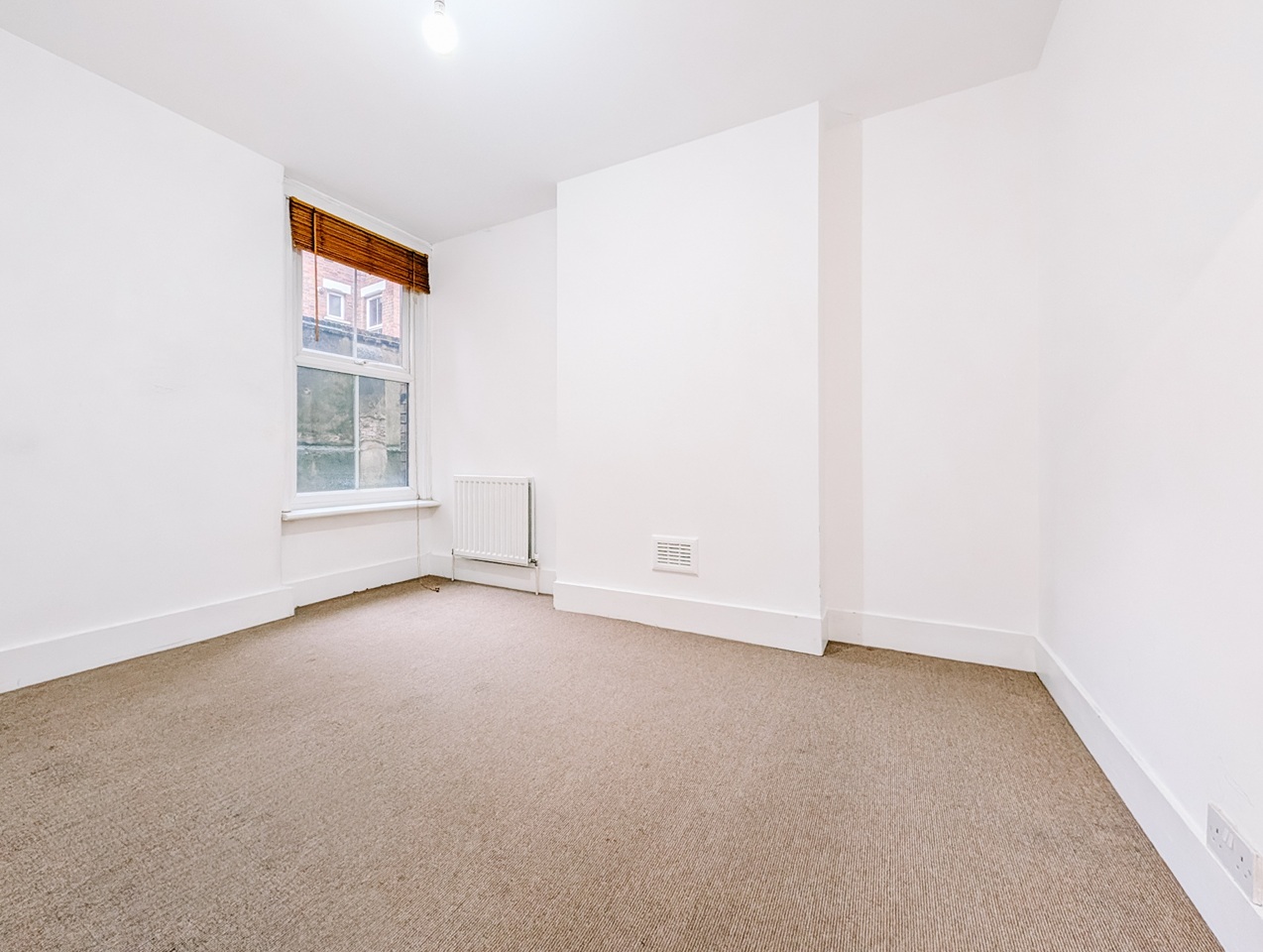 Additional image 4 of 1 Bed Flat, Temple St, E2, N1 7GU