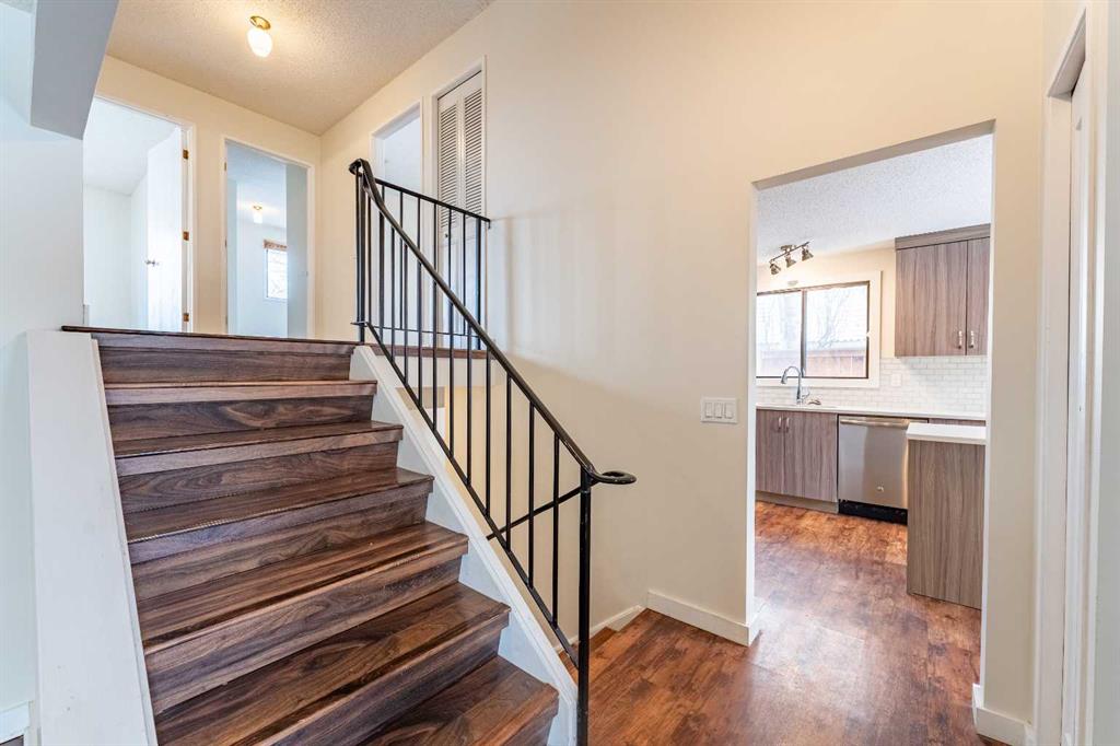 Additional image 4 of 15 Scenic Rise NW, Calgary, AB, T3L 1A6