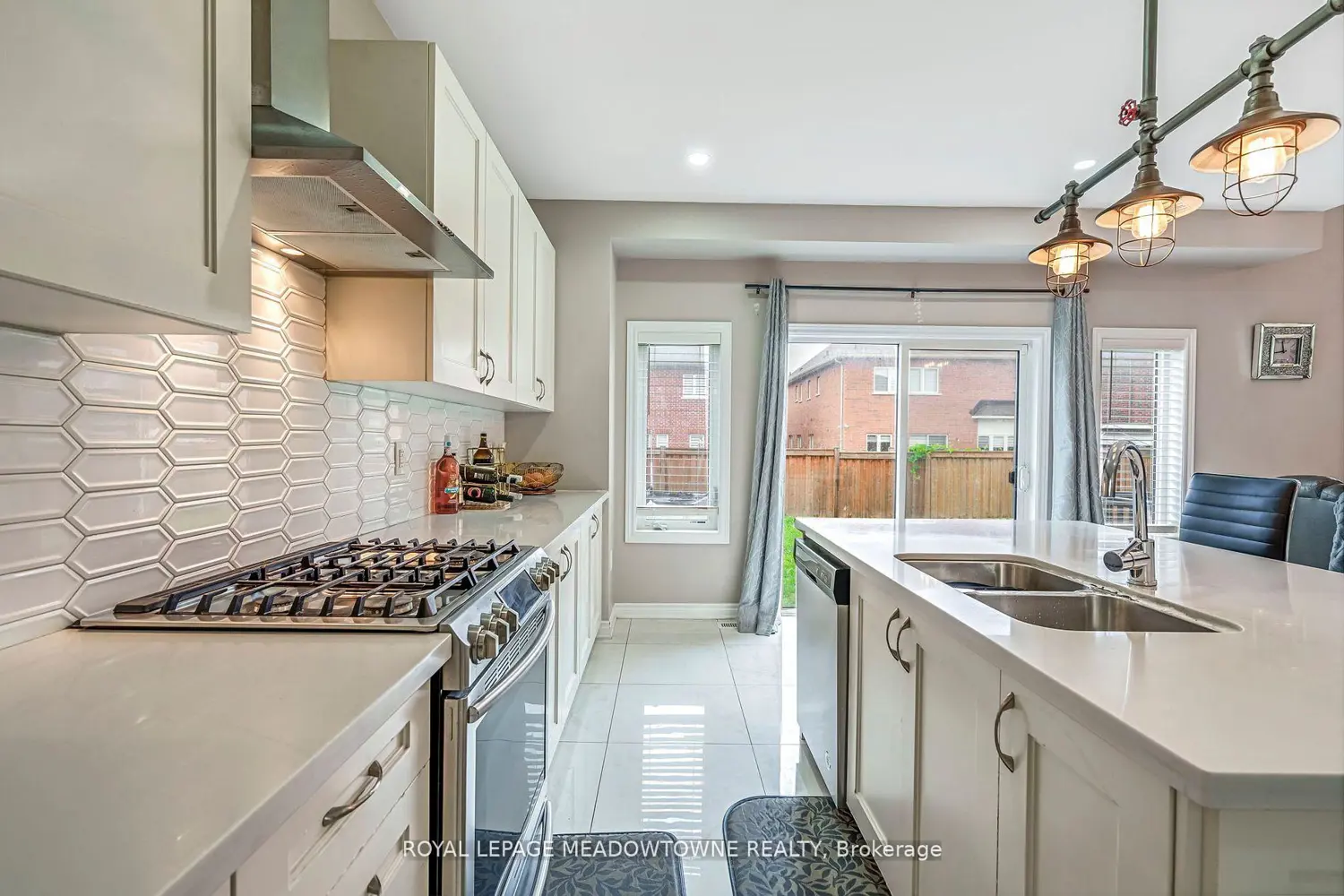 Additional image 6 of 1029 Barton Way