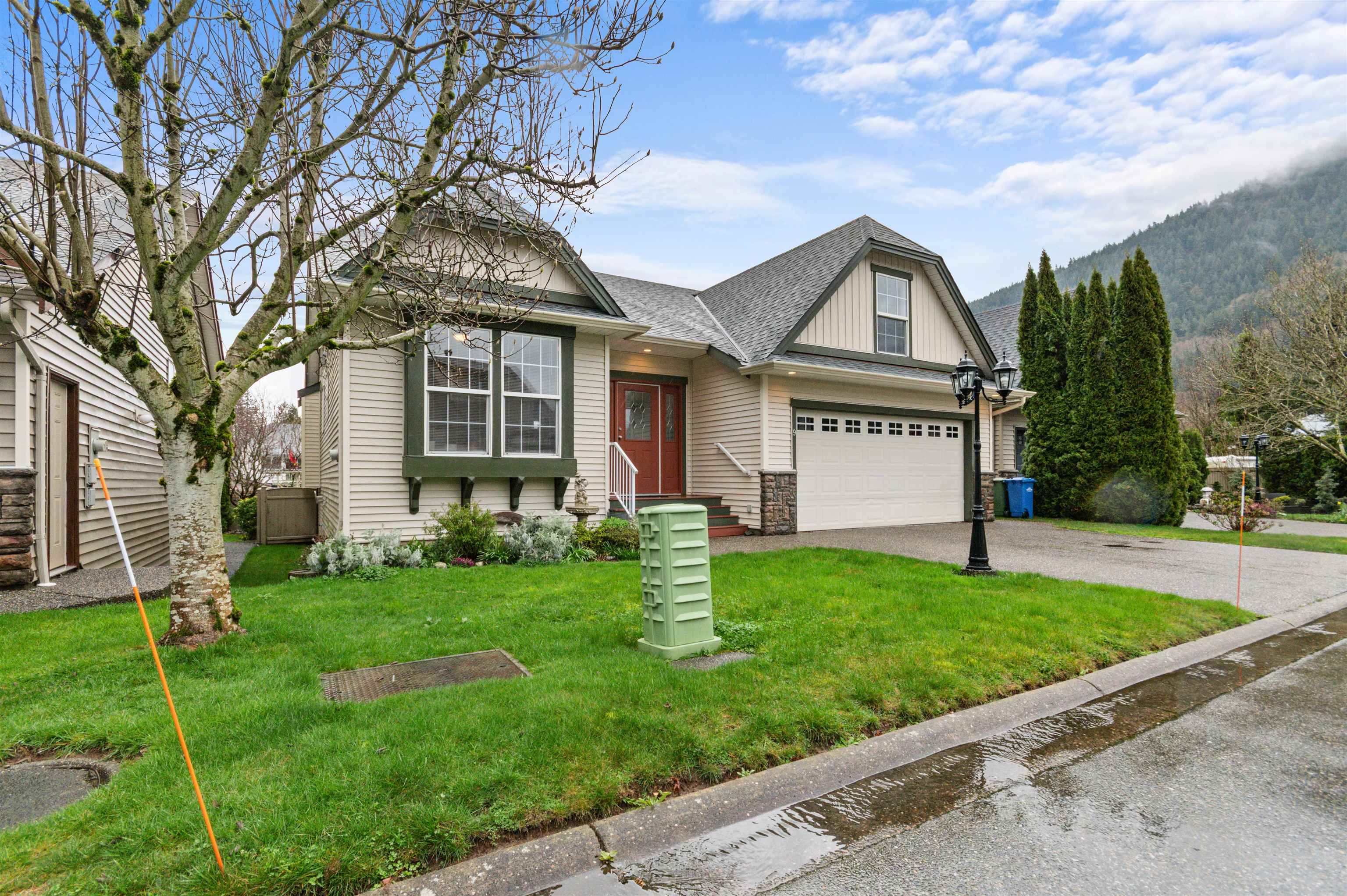 9-349 Walnut Avenue, Harrison Hot Springs, BC, V0M 1K0