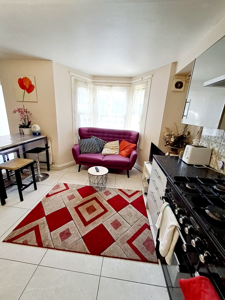 Additional image 4 of Room in a Shared House, Graces Road, SE5, N1 7GU