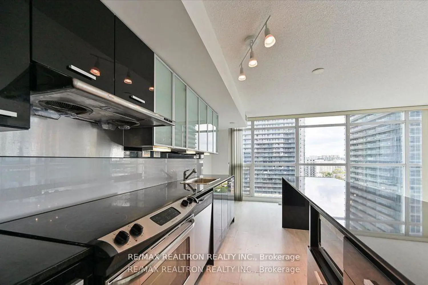 Additional image 8 of 15 Singer Court 1110