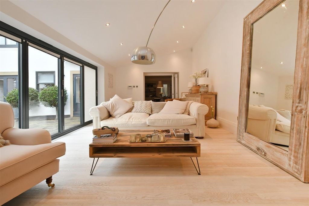 5 bed detached house for saleIvy Park Road, Ranmoor S10