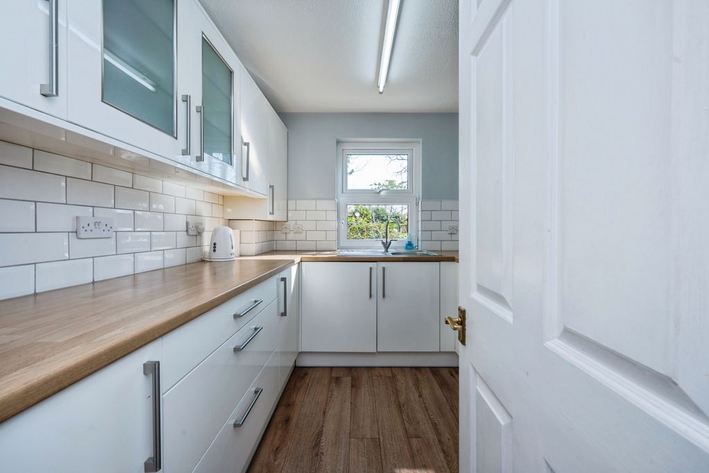 Additional image 11 of 2 bed flat for saleAshburnham Road, Bedford MK40