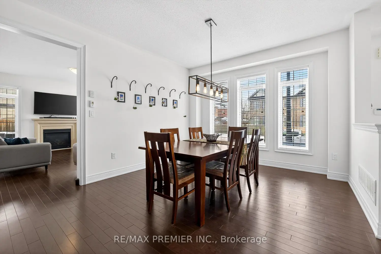 66 Red Tree Drive photo 4