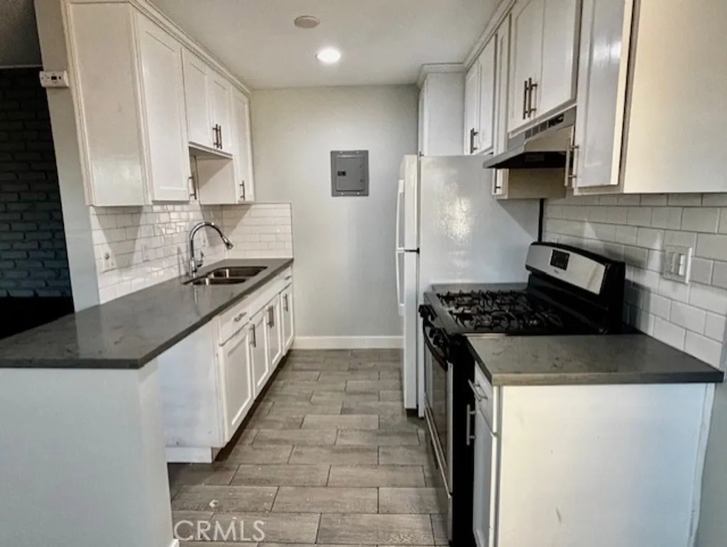 Additional image 14 of 17132 Emerald Ln Unit 4, Huntington Beach, CA 92647