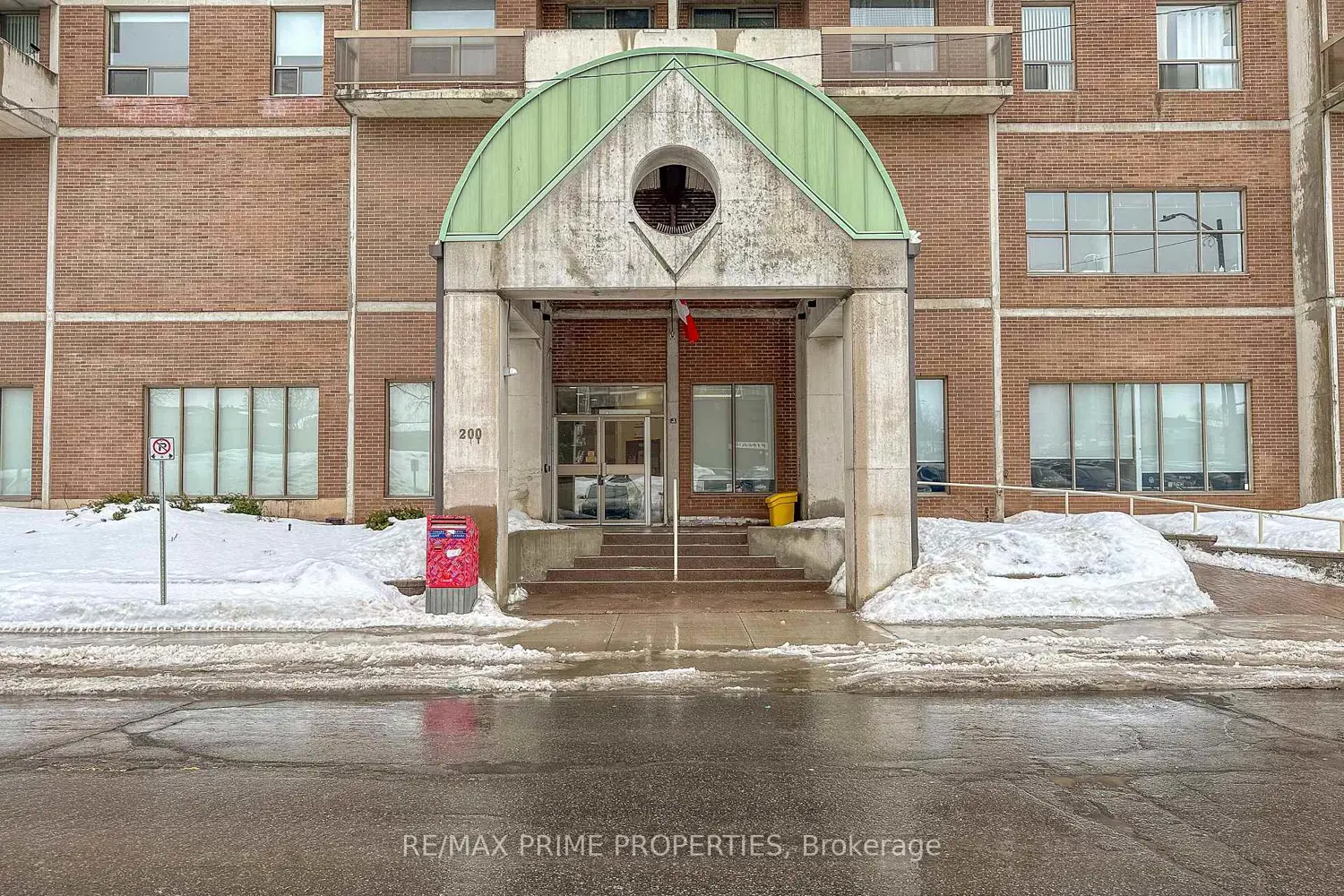 Additional image 2 of 200 Lafontaine Avenue 901