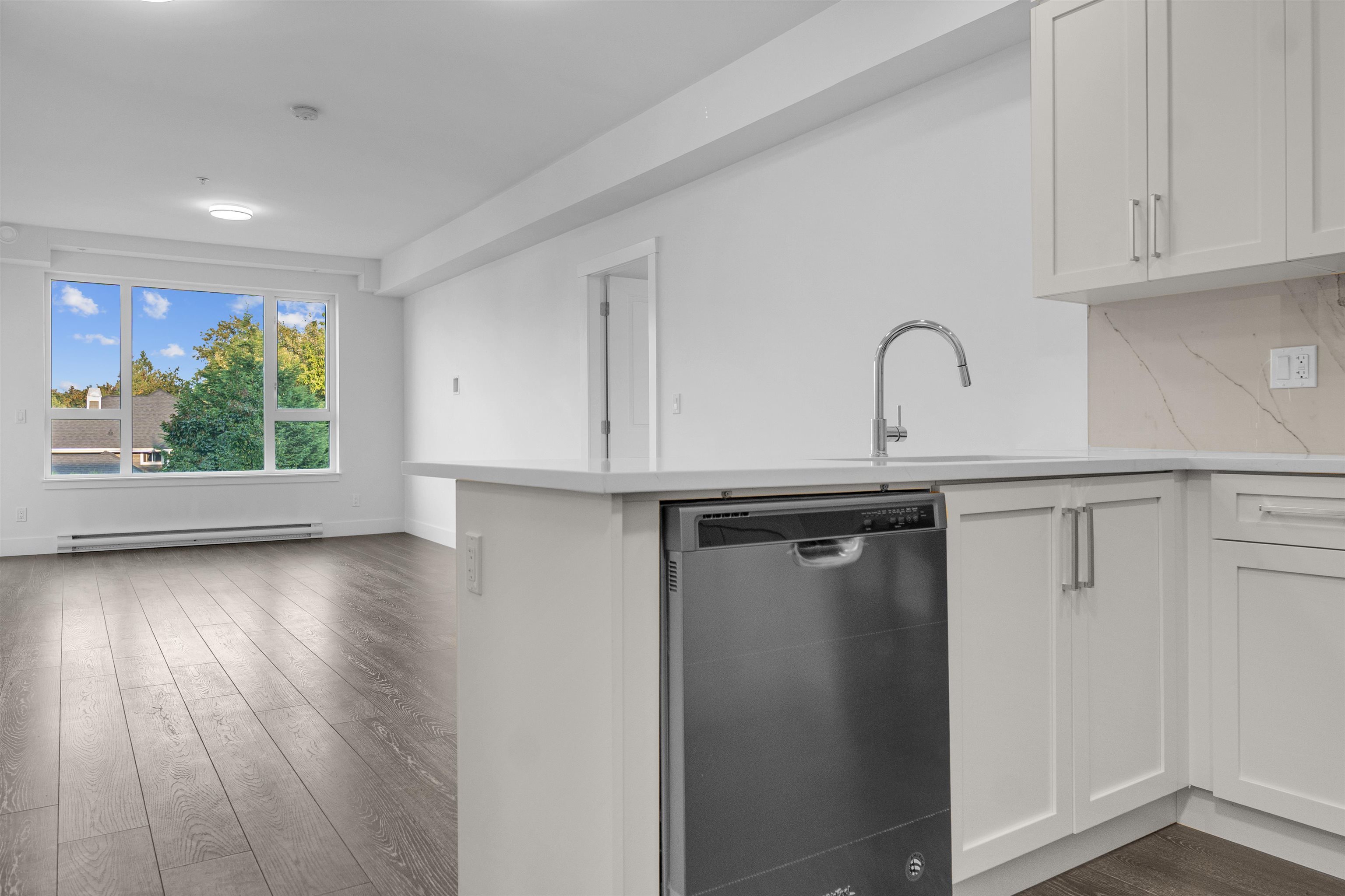 Additional image 6 of 204-9983 E Barnston Drive, Surrey, BC, V4N 6T3