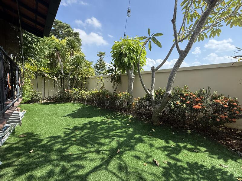 Priced to Sell! Freehold Three Storey Semi Detached at Loyang Enclave for Sale