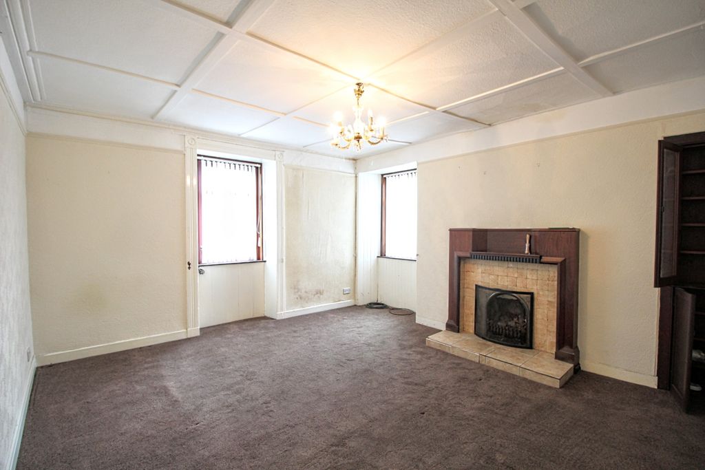 3 bed flat for saleCastle, Cumnock KA18 photo 2